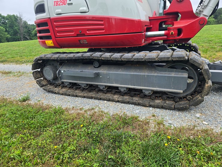 2024-takeuchi-tb290-image-91