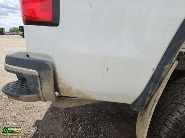 2017-gmc-sierra-2500hd-image-37