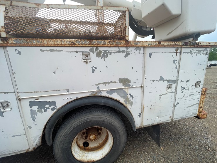 #1303-•-1999-chevrolet-boom-truck-**non-runner**(has-mn-title)-image-18