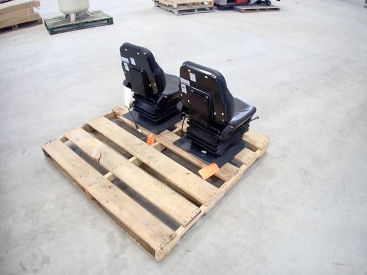 qty-of-(2)-cobo-tractor-seats-image-3