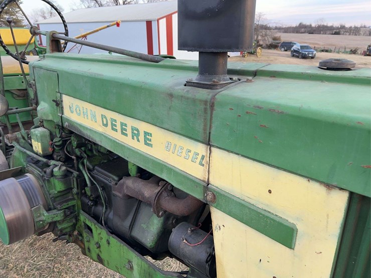 john-deere-720-image-11