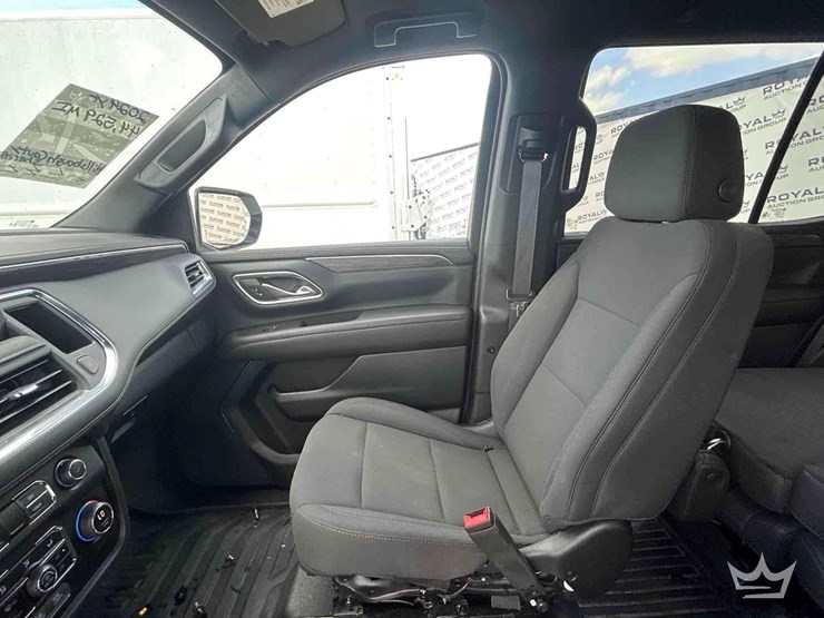 2024-chevrolet-tahoe-image-21