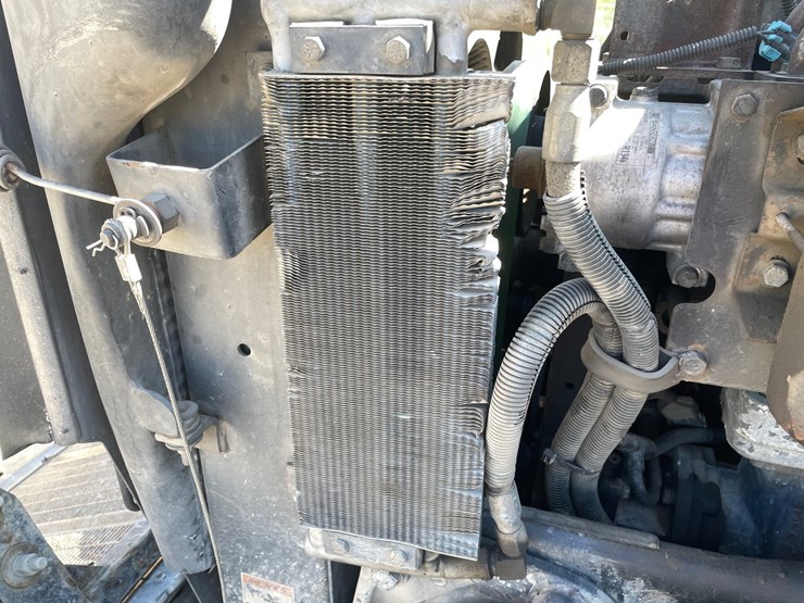 2002-peterbilt-385-image-27