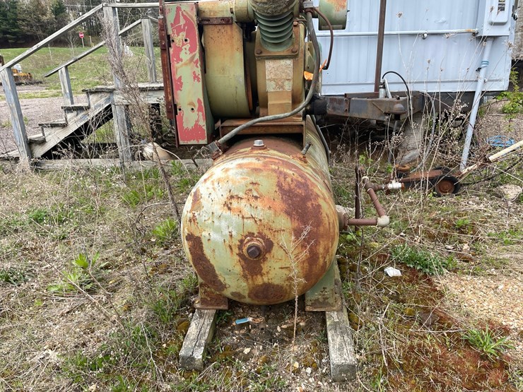 #2822-•-ingersoll-rand-air-compressor-(g)-image-2