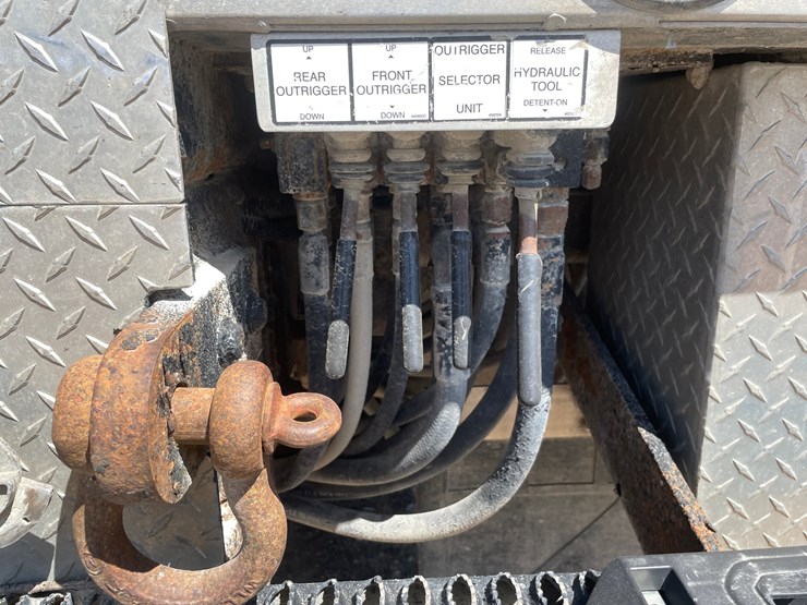 2013-international-durastar-4400-image-49