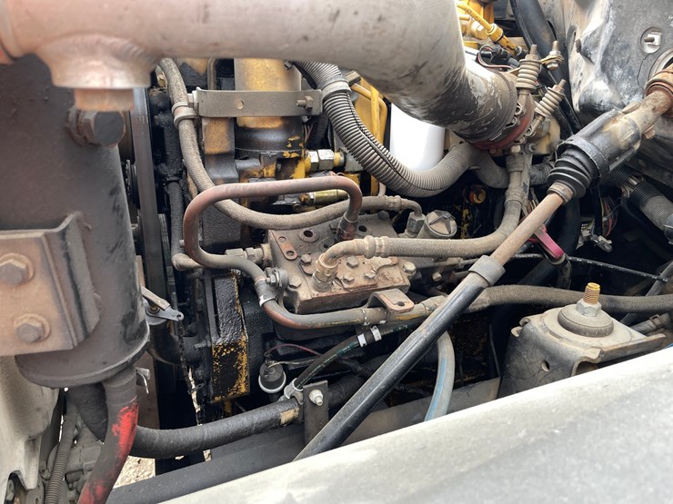 #1303-•-1999-chevrolet-boom-truck-**non-runner**(has-mn-title)-image-9
