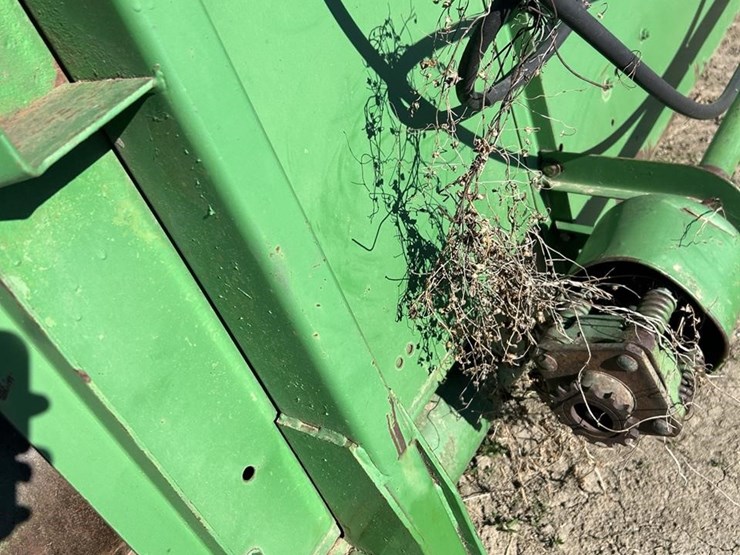 john-deere-224-image-15