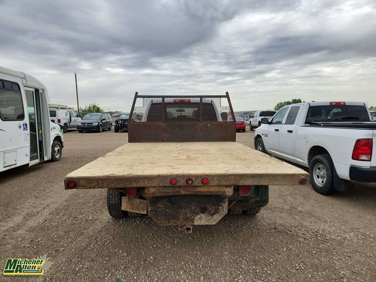 2011-dodge-3500-image-9