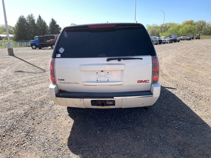 2008-gmc-yukon-denali-image-4