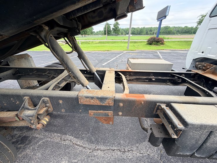2004-ford-f650-image-64