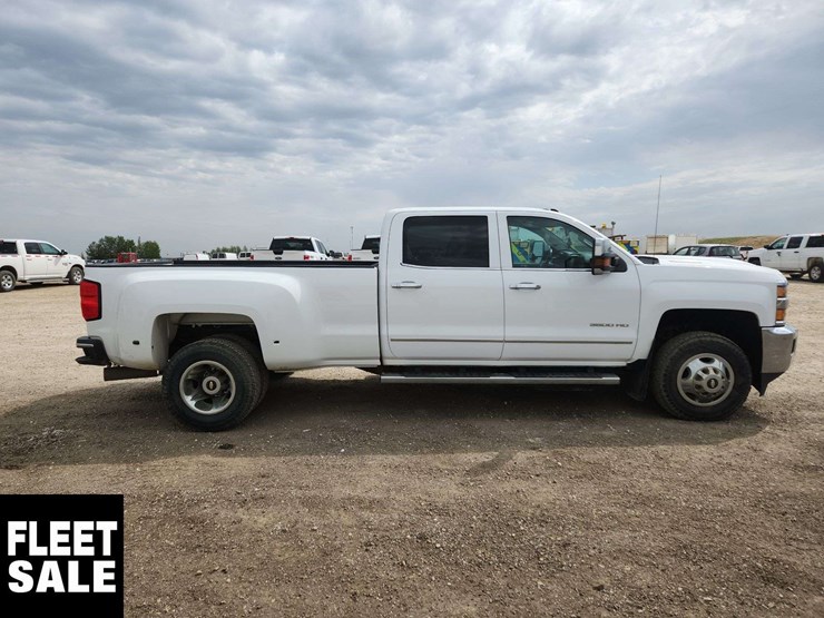 2018-chevrolet-silverado-3500hd-image-10