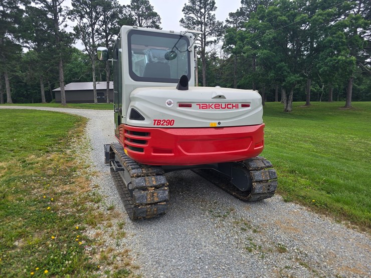 2024-takeuchi-tb290-image-15