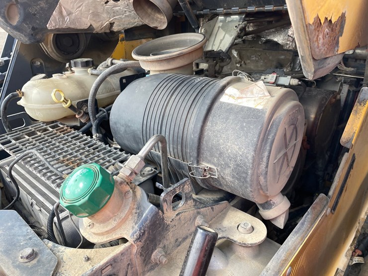 2018-deere-331g-image-8