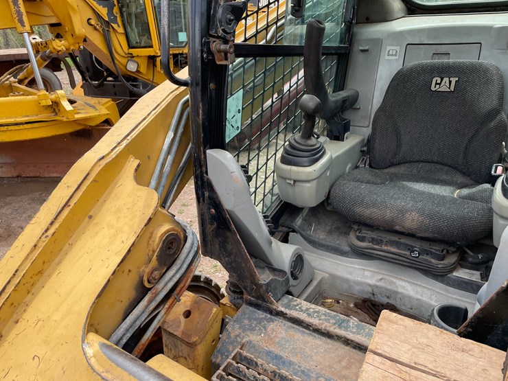 2006-caterpillar-272c-image-31