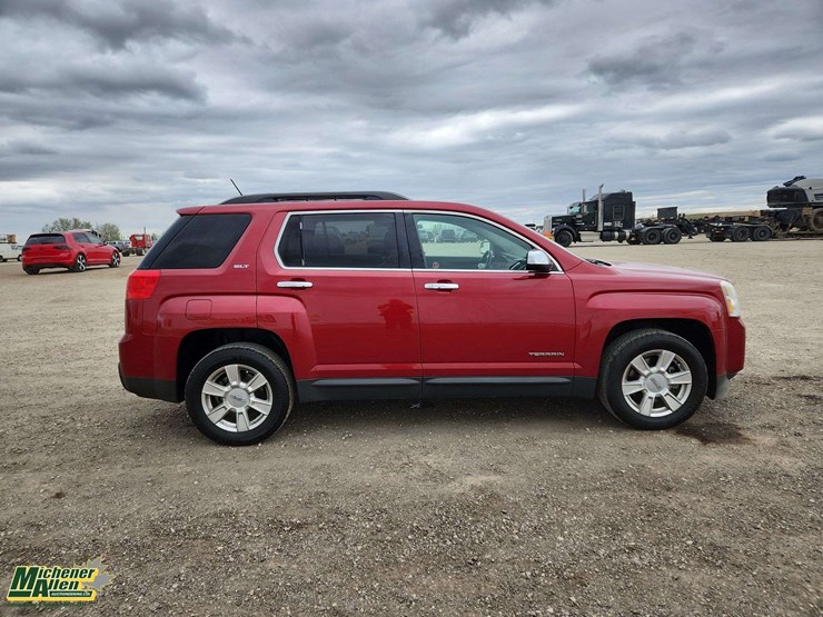 2013-gmc-terrain-slt-image-8