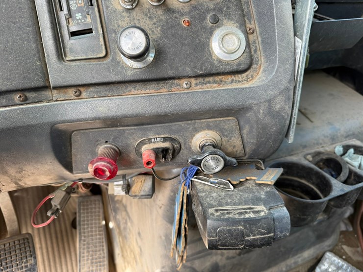 1993-ford-l8000-image-41