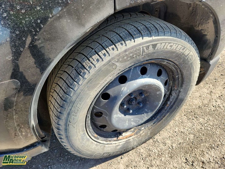 2010-subaru-forester-image-11