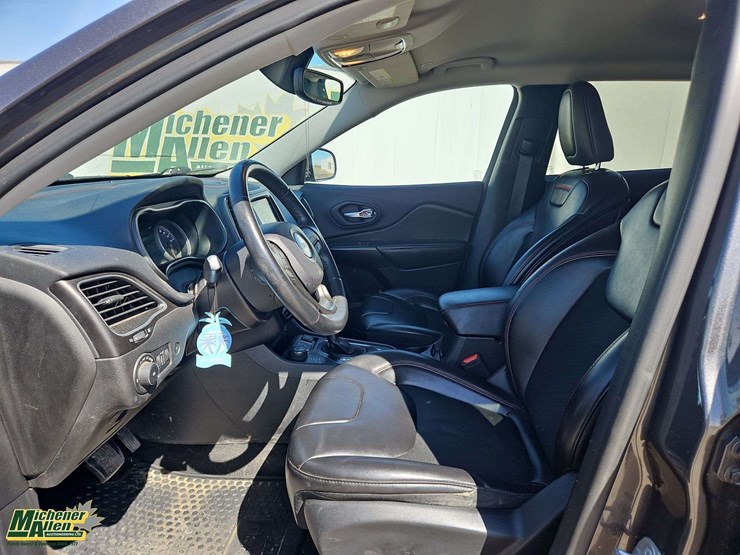 2019-jeep-cherokee-image-14