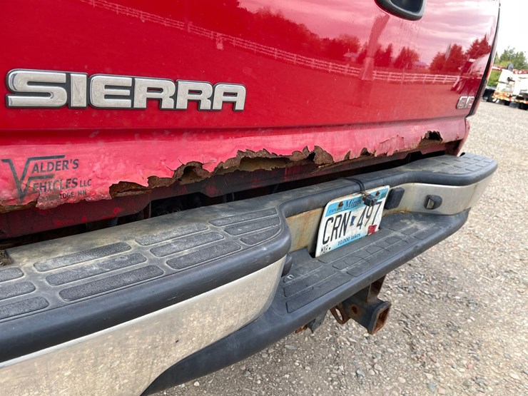 #1304-•-2005-gmc-sierra-pickup-truck-*non-runner*-(has-mn-title)-image-24