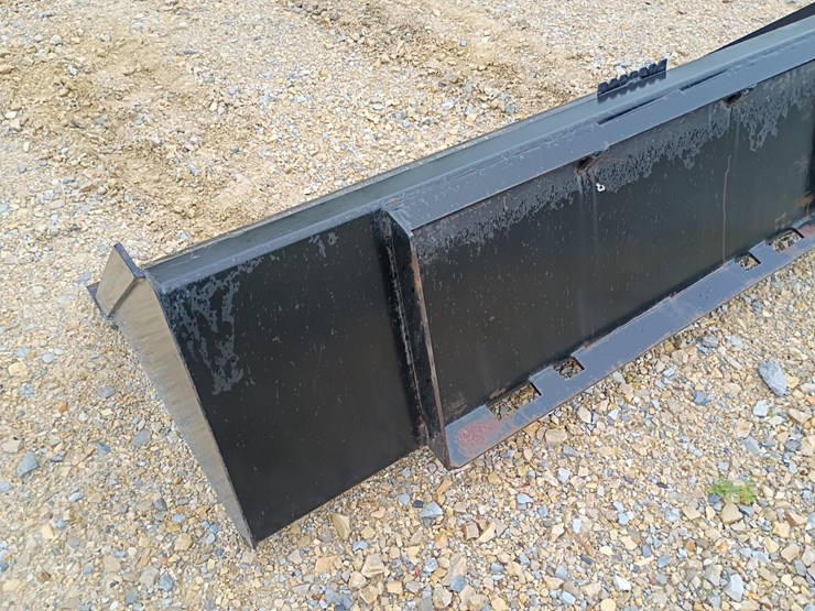 #24748-•-72"-smooth-bucket-skid-steer-attachment-image-8