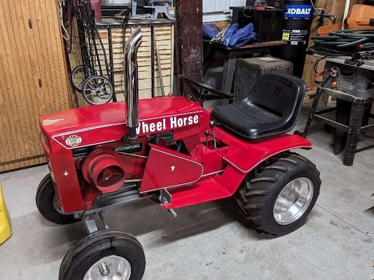 1967-wheelhorse-1054(?)-image-1
