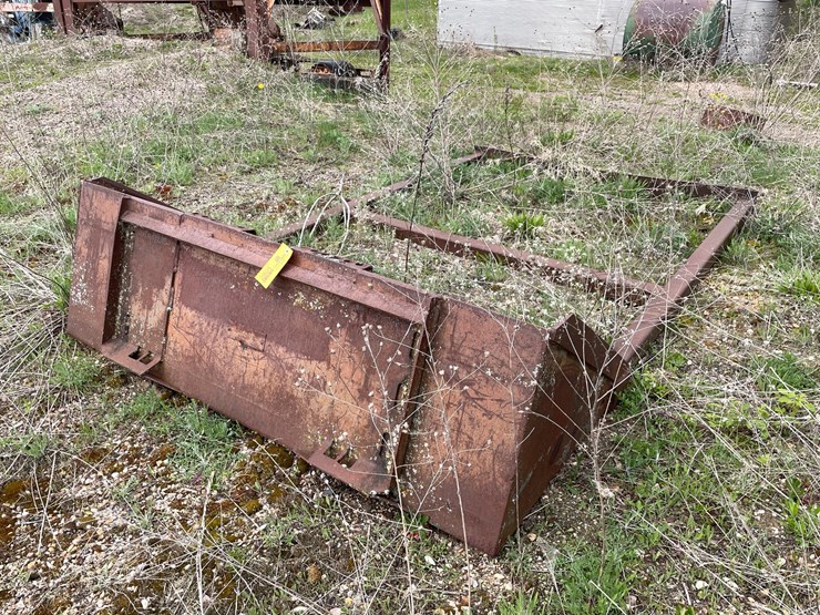 #2805-•-universal-skid-steer-bucket-(g)-image-6