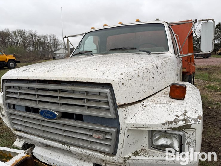 1984-ford-f700-image-12