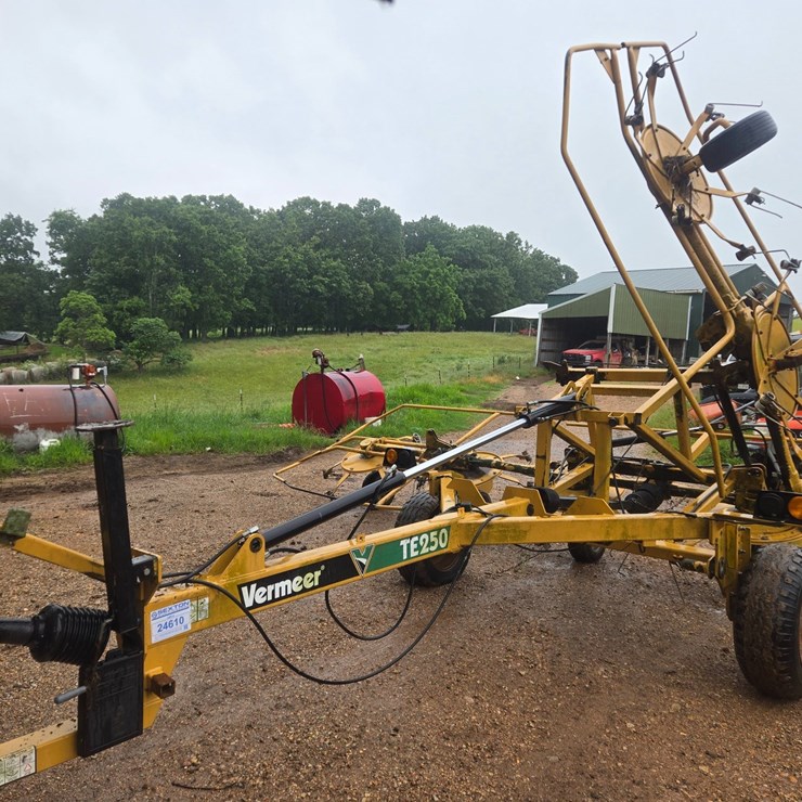 2009 VERMEER TE250
