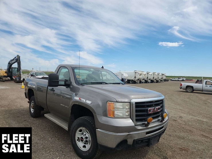 2009-gmc-sierra-2500hd-image-2
