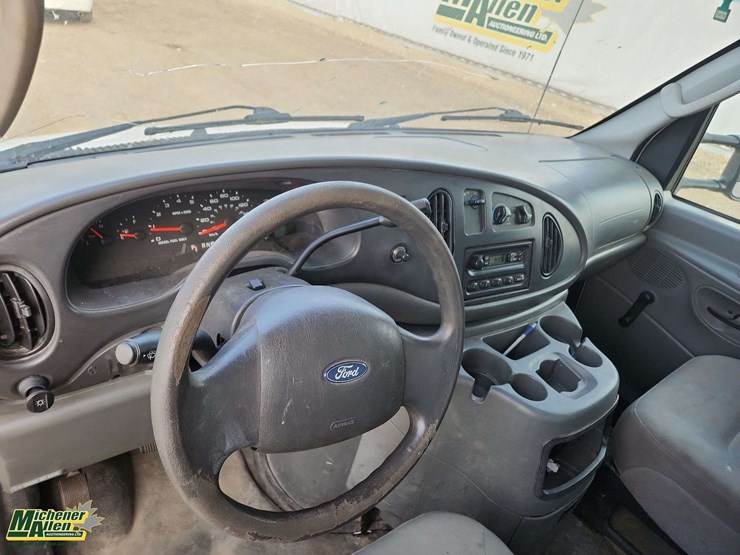 2005-ford-e450-image-12