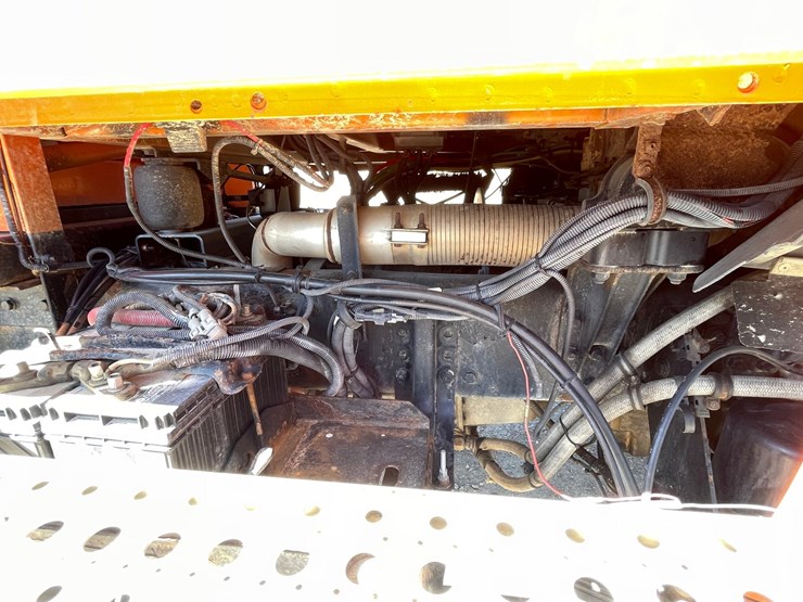 2006-caterpillar-c13-image-17
