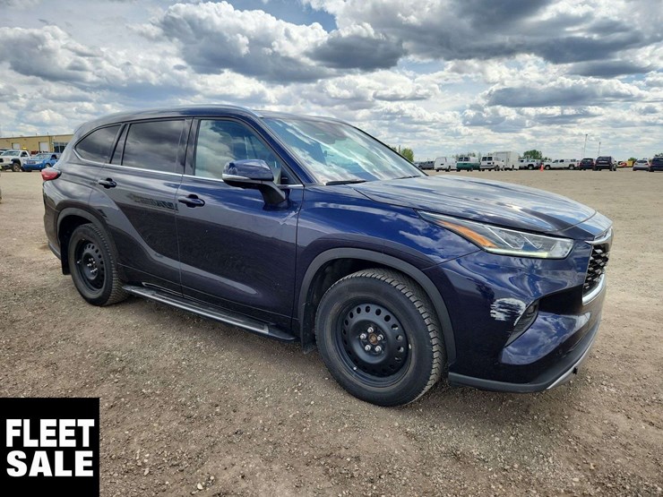 2023-toyota-highlander-image-2