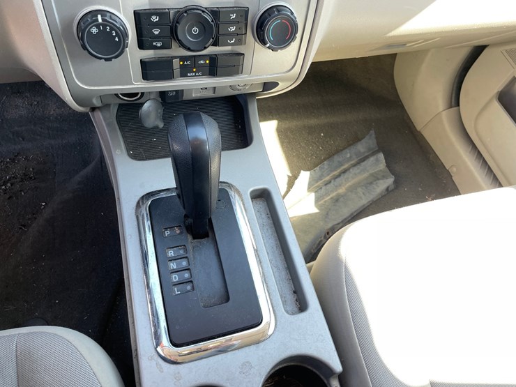 2011-ford-escape-xlt-image-21