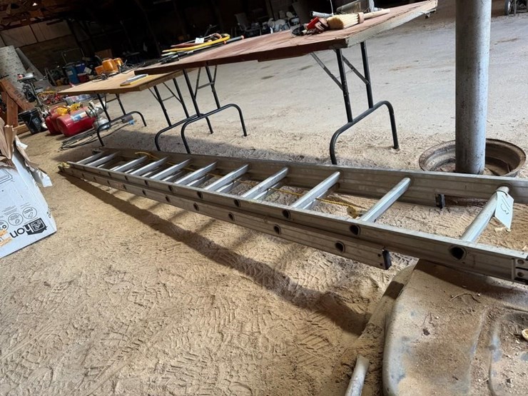 keller-24'-extension-ladder-image-2