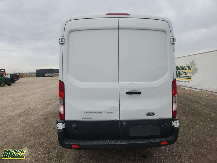 2016-ford-transit-image-7