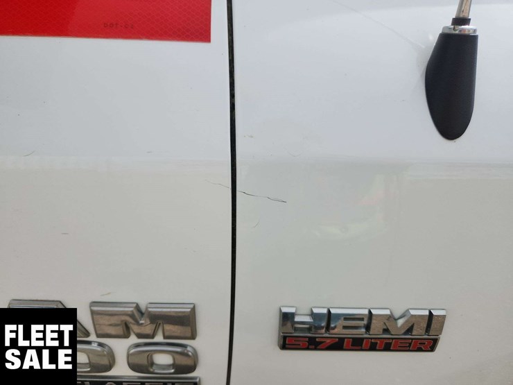 2020-ram-1500-classic-image-35