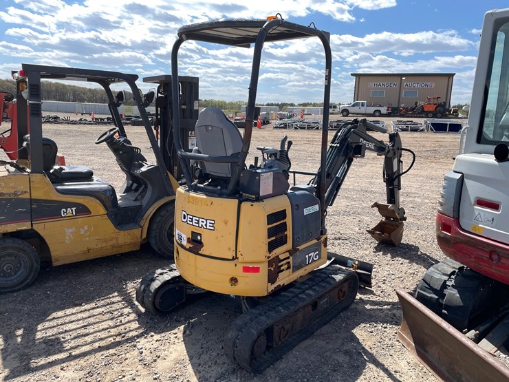 deere-17g-image-3
