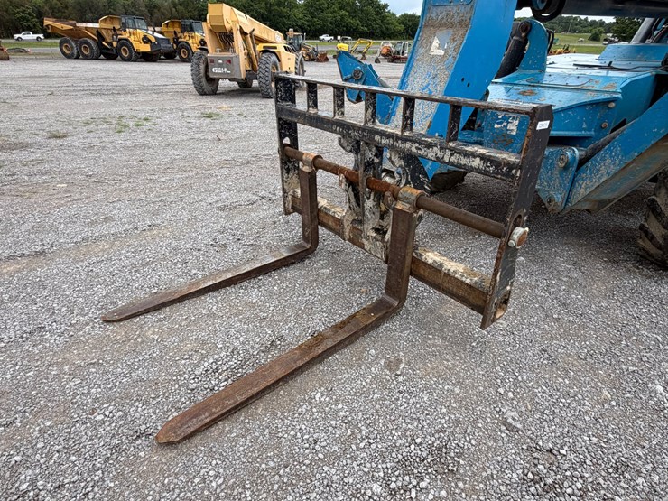 2019-genie-gth1056-image-12