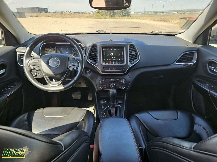 2019-jeep-cherokee-image-19