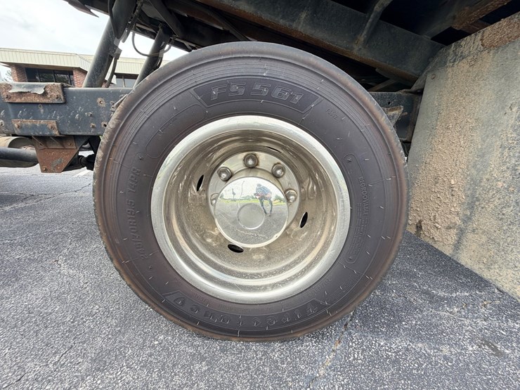 2004-ford-f650-image-71
