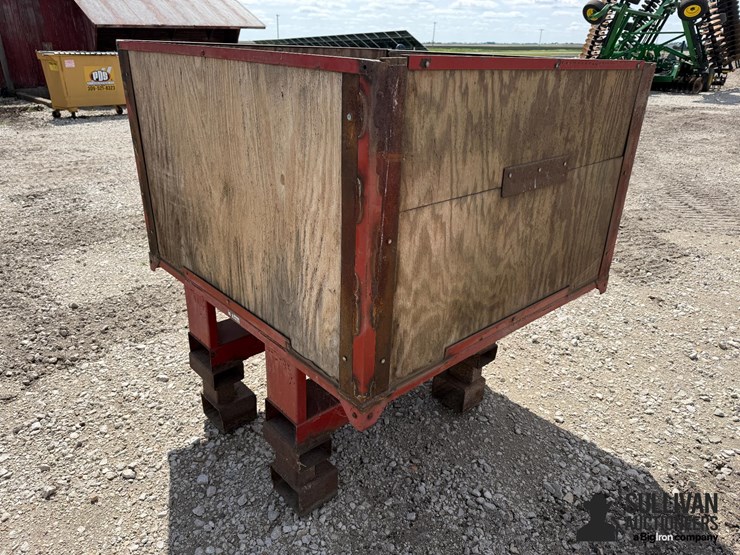 tafco-50"x50"x30"-seed-box-image-5