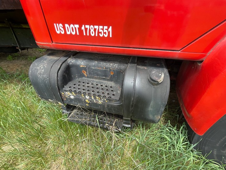 #2881-•-1990-international-sealcoating-truck-(has-wi-title)-(or)-image-9