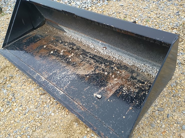 #24748-•-72"-smooth-bucket-skid-steer-attachment-image-6