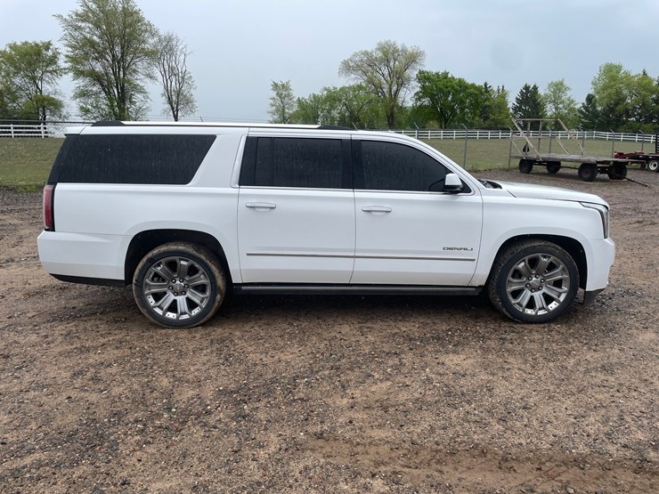 2015-gmc-yukon-denali-image-6