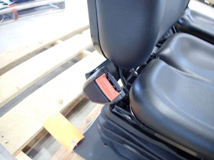 qty-of-(2)-cobo-tractor-seats-image-13