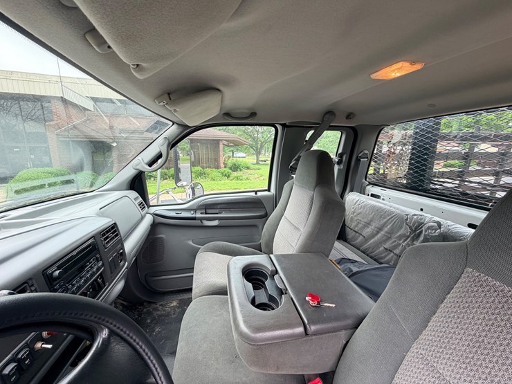 2004-ford-f650-image-42