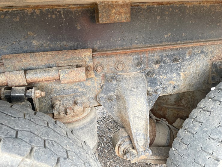 #1319-•-2011-freightliner-dump-truck-(has-mn-title)-image-17