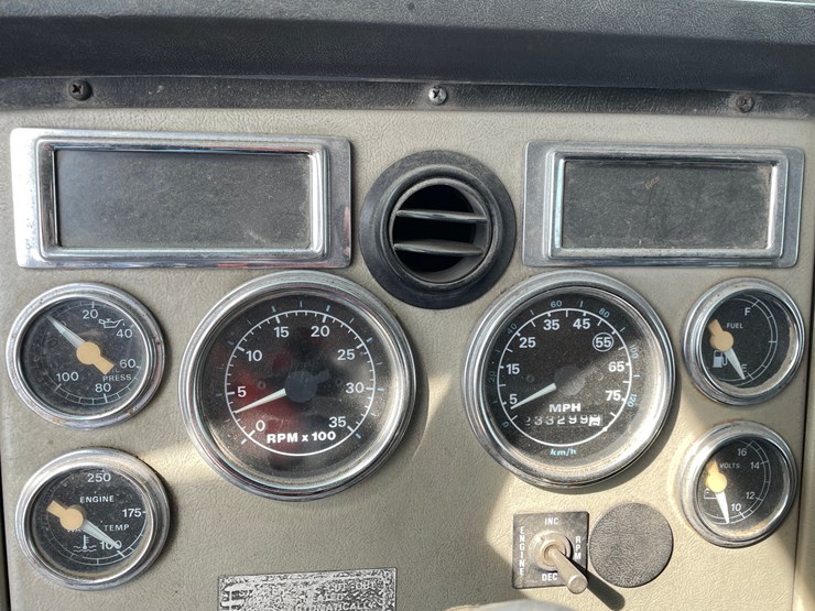 1994-ford-l9000-image-55