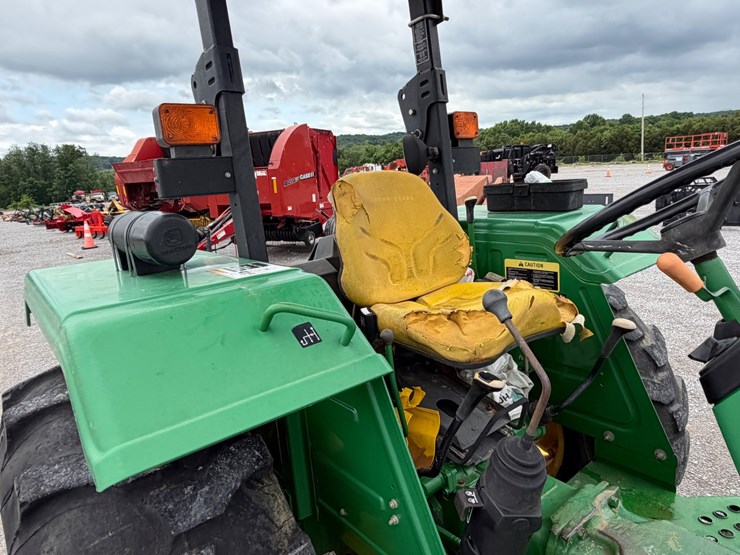 john-deere-5045e-image-12