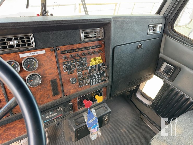 2000-kenworth-t800-image-61